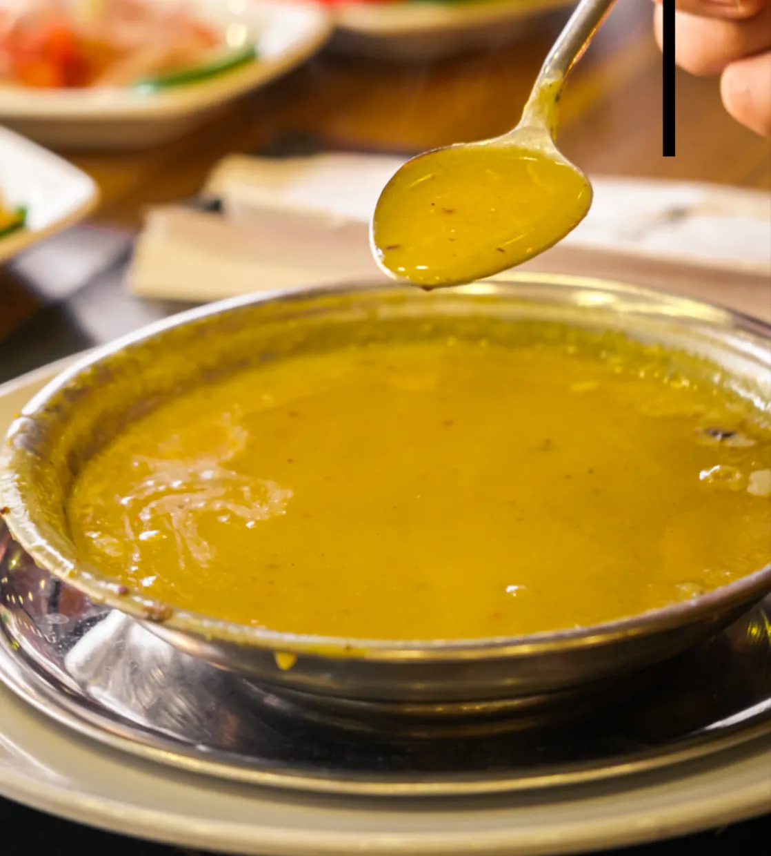 Mercimek Çorbası: Geleneksel ve Sağlıklı Başlangıç - Mercimek çorbası, besleyici ve hafif bir başlangıç arayanlar için ideal. Antalya Lara'da Kebapçı Şeyhmuslara'da geleneksel mercimek çorbası lezzetini deneyin!